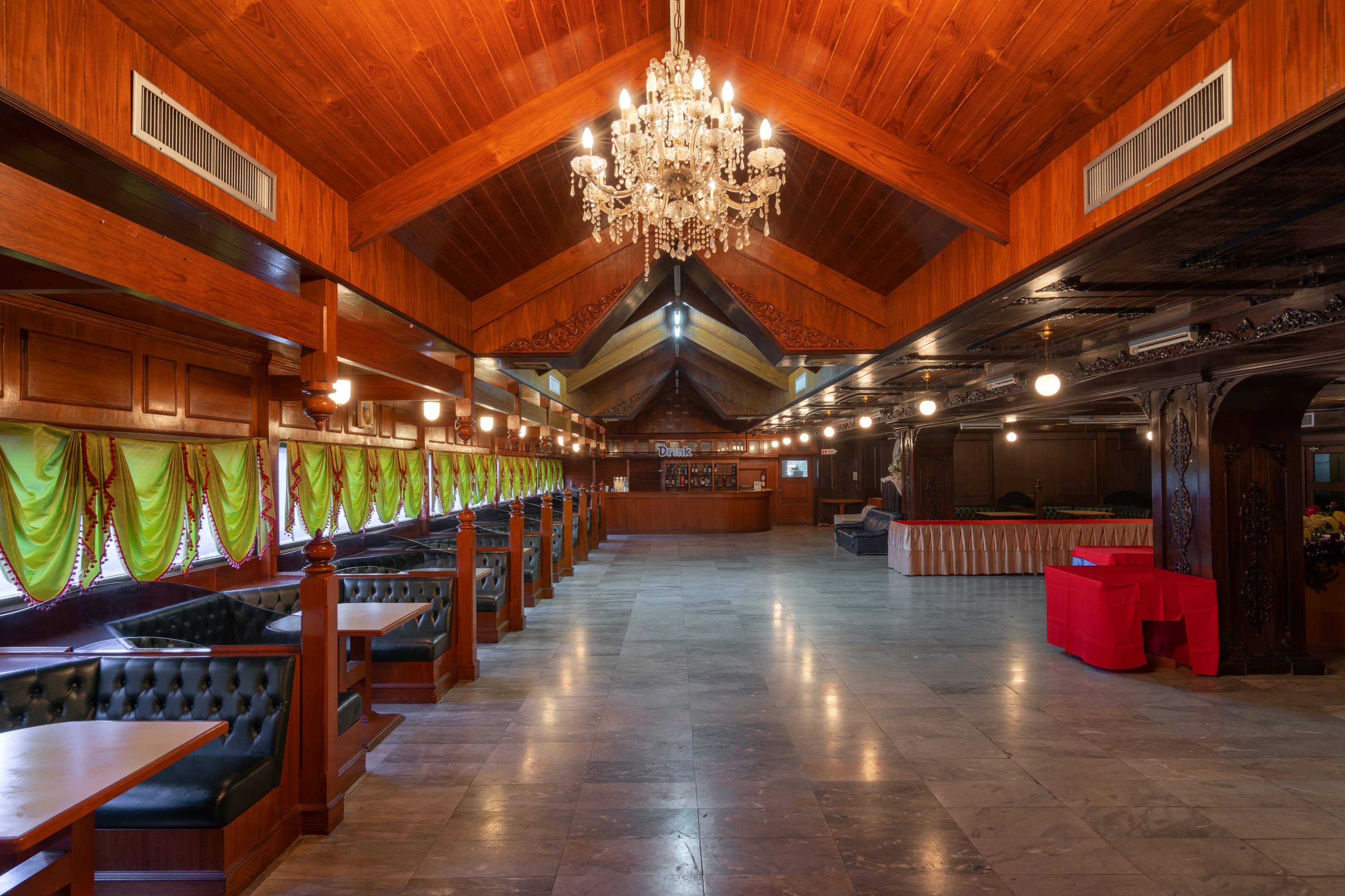 ห้องบอลรูมสำหรับจัดงานที่โรงแรมเอลิซาเบธ